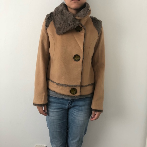 Camel colored jacket with faux fur trim - Picture 7 of 8